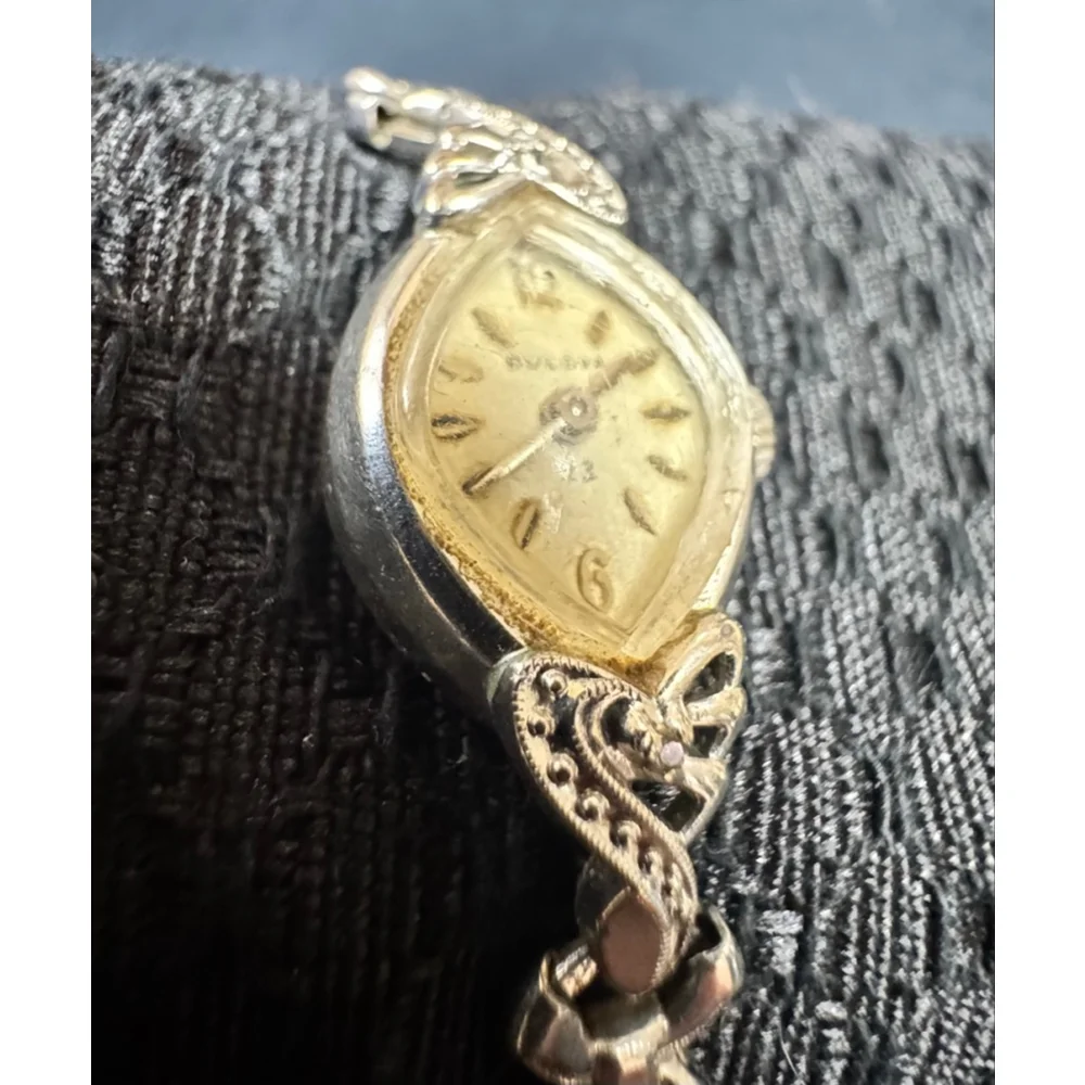 Bulova vintage 23